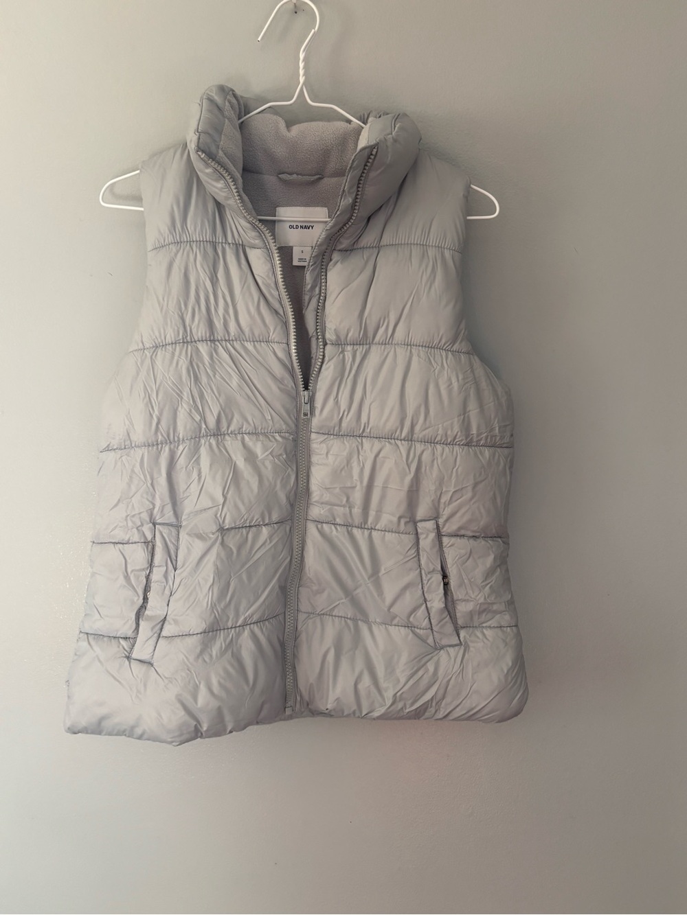 Old Navy Light Gray Quilted Puffer Vest